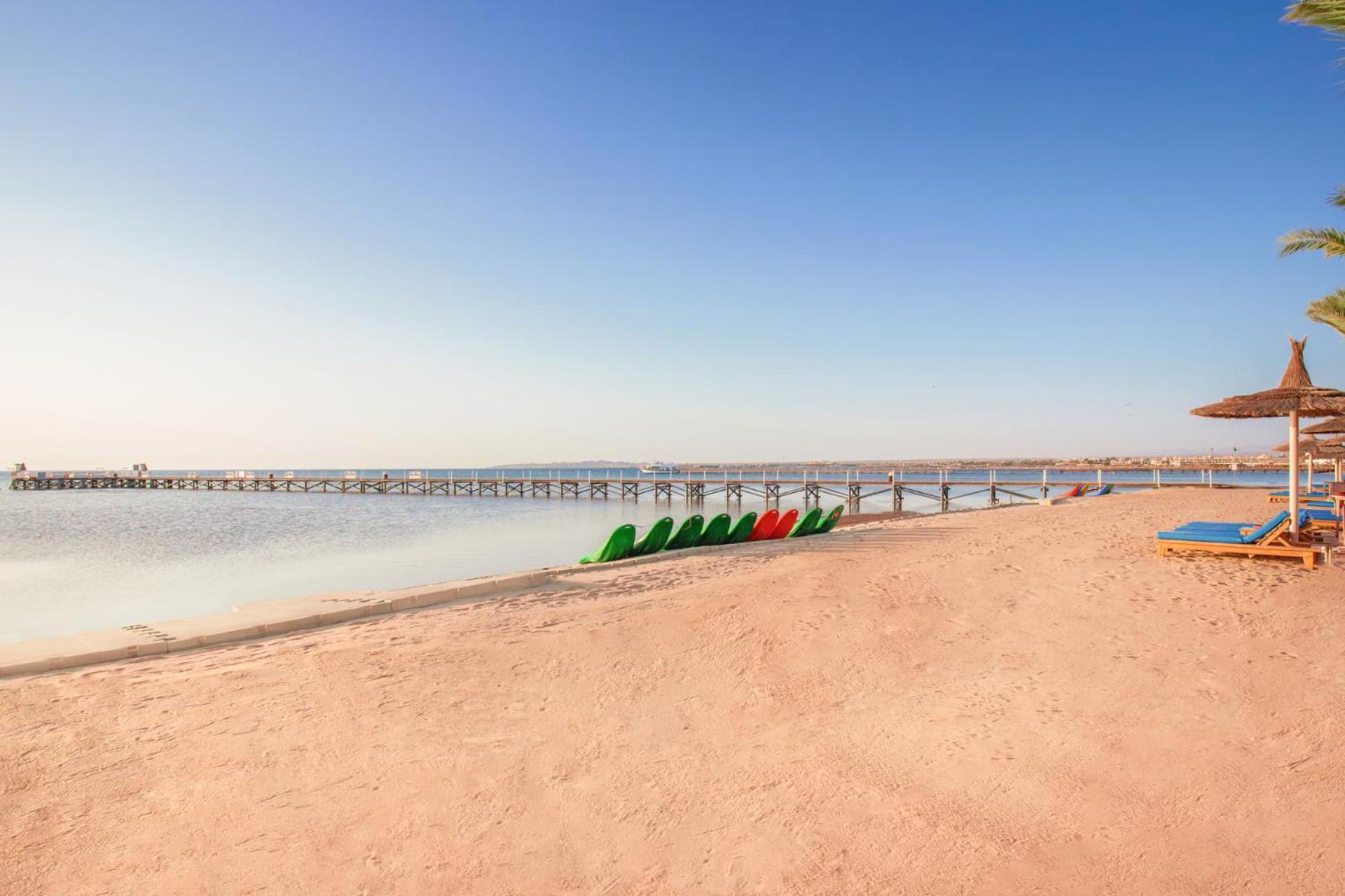 Pickalbatros Palace - Aqua Park Хургада Экстерьер фото The beach at the Dead Sea