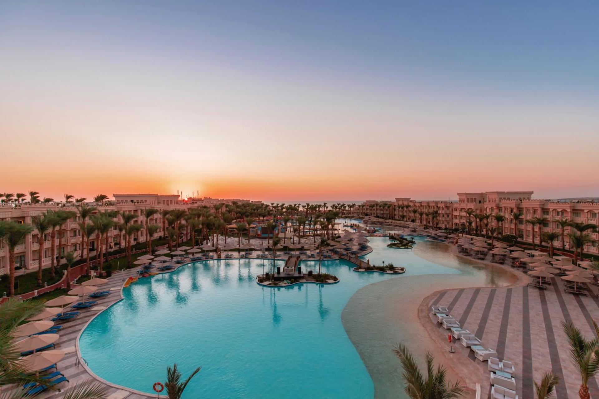 Pickalbatros Palace - Aqua Park Хургада Экстерьер фото Sunrise at the Hilton Sharm El Sheikh